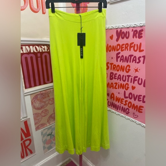 NWT OZAI N KU LOUNGE
PANTS, LIME - Picture 3 of 12